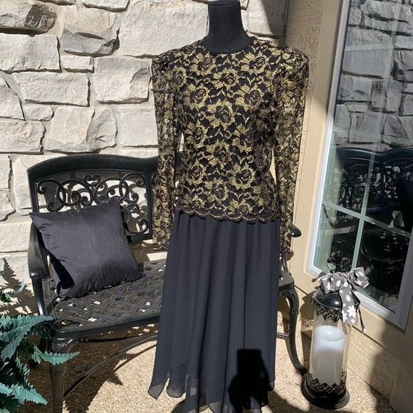 In the Moon Black and Gold Special‎ Event Dress size 8 - Picture 3 of 16